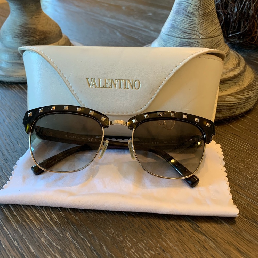 Authentic Valentino sunglasses 🕶